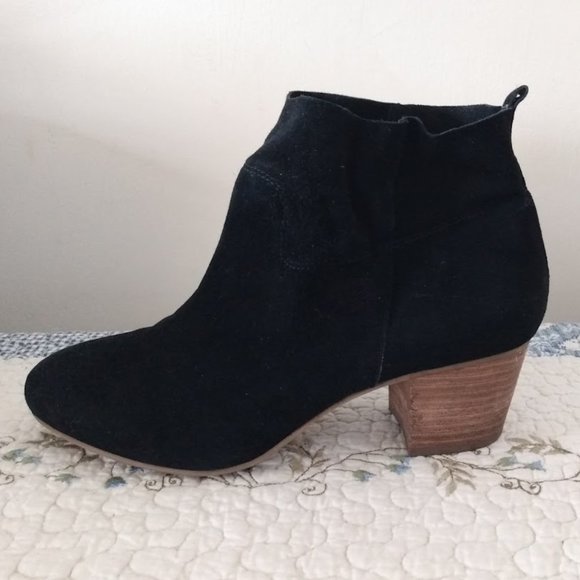 Steve Madden Harber Suede Ankle Boot - Picture 2 of 6